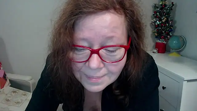 Snapshot of Adelewildx chatting on 8, 1, 2025 Adelewildx online show from 8, 1, 2025
