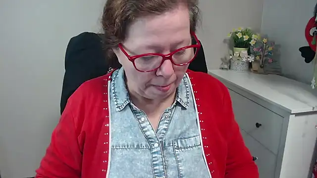 Snapshot of Adelewildx chatting on 4, 2, 2025 Adelewildx online show from 4, 2, 2025