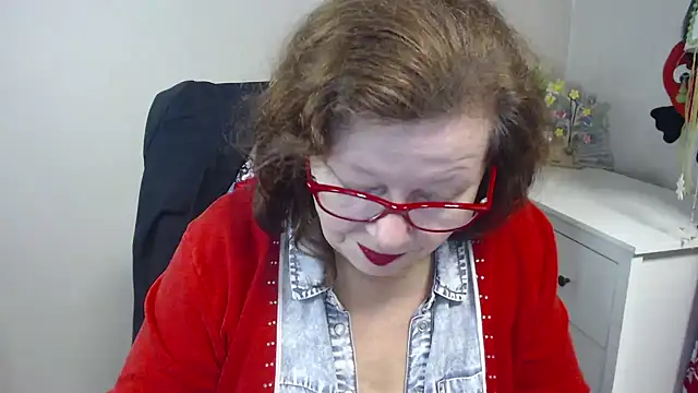 Snapshot of Adelewildx chatting on 4, 2, 2025 Adelewildx online show from 4, 2, 2025