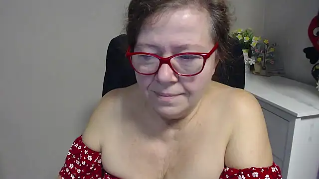 Snapshot of Adelewildx chatting on 6, 2, 2025 Adelewildx online show from 6, 2, 2025