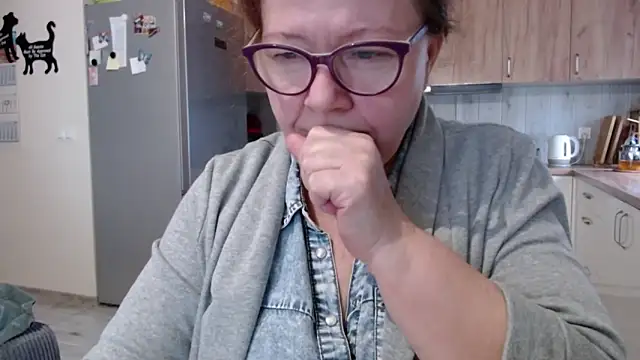 Snapshot of Adelewildx chatting on 7, 2, 2025 Adelewildx online show from 7, 2, 2025