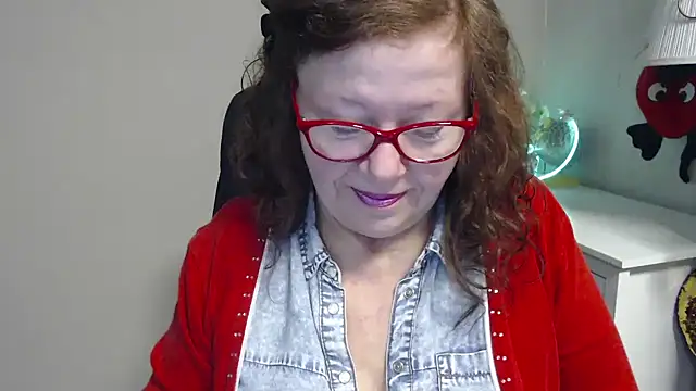 Snapshot of Adelewildx chatting on 12, 3, 2025 Adelewildx online show from 12, 3, 2025