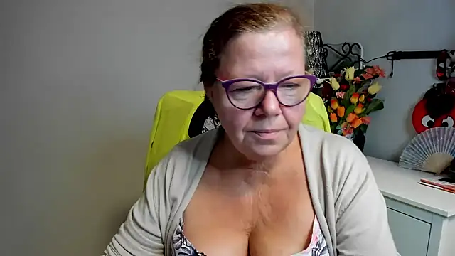 Snapshot of Adelewildx chatting on 3, 7, 2026 Adelewildx online show from 3, 7, 2026
