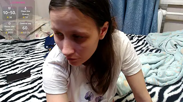 Snapshot of alisacucumber chatting on 25, 11, 2025 alisacucumber online show from 25, 11, 2025