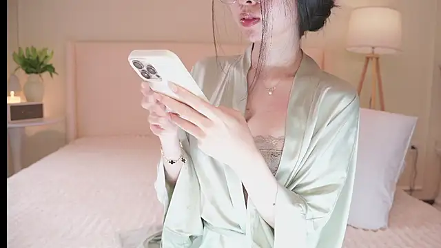 Snapshot of IsMiMi chatting on 11, 1, 2026 IsMiMi online show from 11, 1, 2026