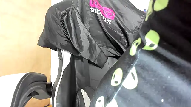 Snapshot of darsha_sahu chatting on 18, 11, 2025 darsha sahu online show from 18, 11, 2025