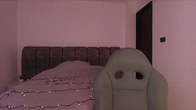 Snapshot of mister_miike chatting on 5, 11, 2025 mister miike online show from 5, 11, 2025