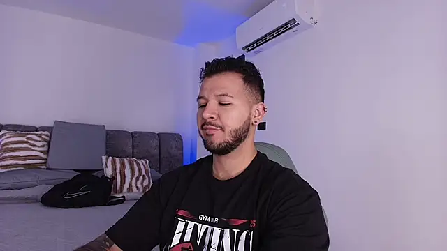 Snapshot of mister_miike chatting on 9, 11, 2025 mister miike online show from 9, 11, 2025