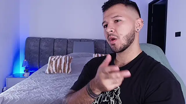 Snapshot of mister_miike chatting on 11, 11, 2025 mister miike online show from 11, 11, 2025