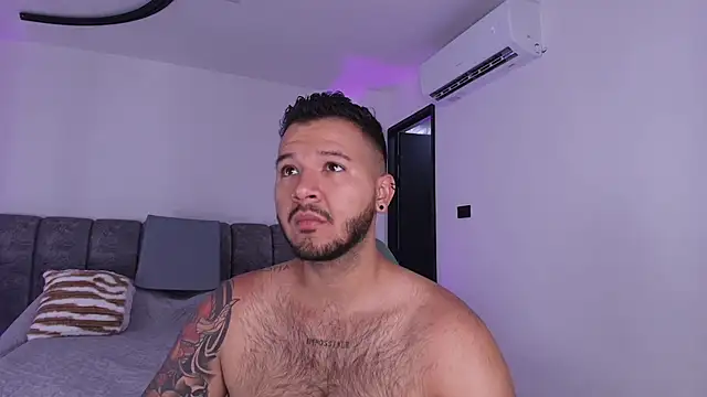 Snapshot of mister_miike chatting on 20, 11, 2025 mister miike online show from 20, 11, 2025