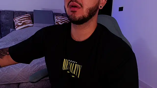 Snapshot of mister_miike chatting on 22, 11, 2025 mister miike online show from 22, 11, 2025