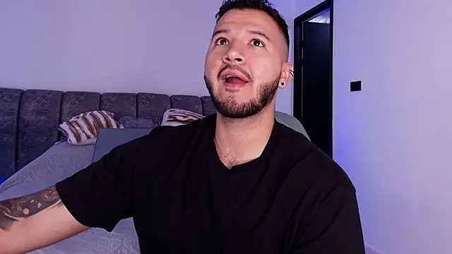 Snapshot of mister_miike chatting on 28, 11, 2025 mister miike online show from 28, 11, 2025