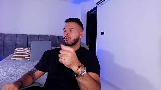 Snapshot of mister_miike chatting on 29, 11, 2025 mister miike online show from 29, 11, 2025