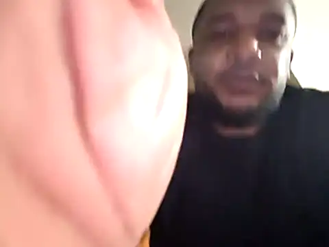 Snapshot of Oakcliffjacker chatting on 2, 11, 2025 Oakcliffjacker online show from 2, 11, 2025