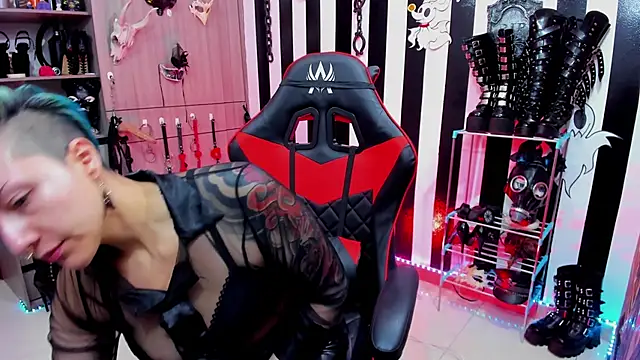 Snapshot of Mistress_Yelena chatting on 10, 2, 2025 Mistress Yelena online show from 10, 2, 2025