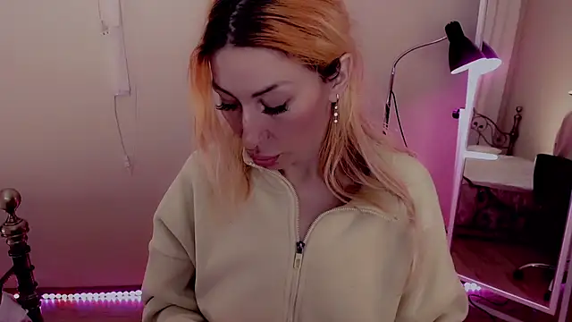 AnnieGOld  online show from 27, 2, 2025