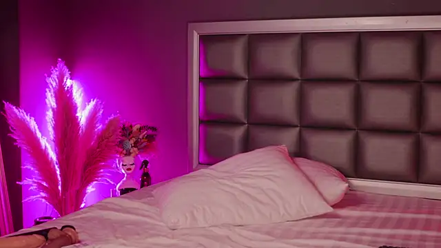 Anais Bloom online show from 12, 2, 2025