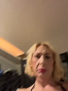 shemale000 online show from 20, 4, 2026