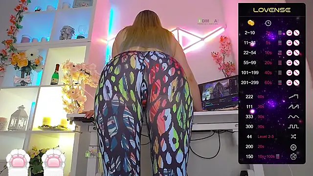 Snapshot of Elena-Marilyn chatting on 26, 1, 2025 Elena-Marilyn online show from 26, 1, 2025