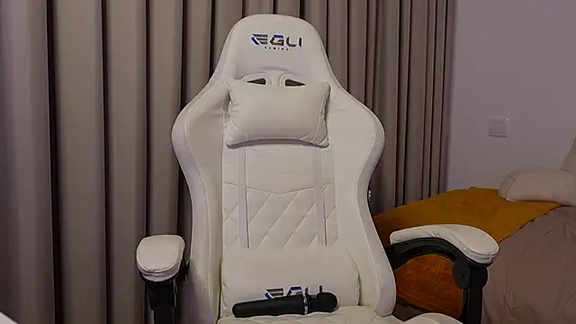 SweeetAlegra online show from 14, 2, 2025