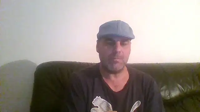 Snapshot of espartano20212021 chatting on 20, 12, 2025 espartano20212021 online show from 20, 12, 2025