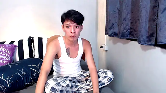 Snapshot of urpinoyasian chatting on 12, 11, 2025 urpinoyasian online show from 12, 11, 2025