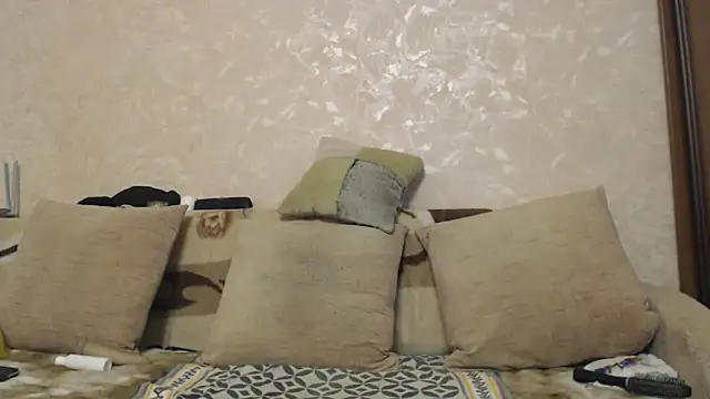 Amy August online show from 8, 11, 2025