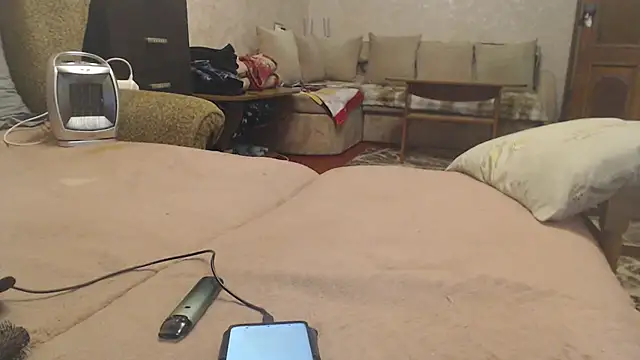 Amy August online show from 4, 3, 2026