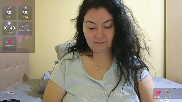 Snapshot of BBW_MILF_4U chatting on 2, 2, 2025 BBW MILF 4U online show from 2, 2, 2025