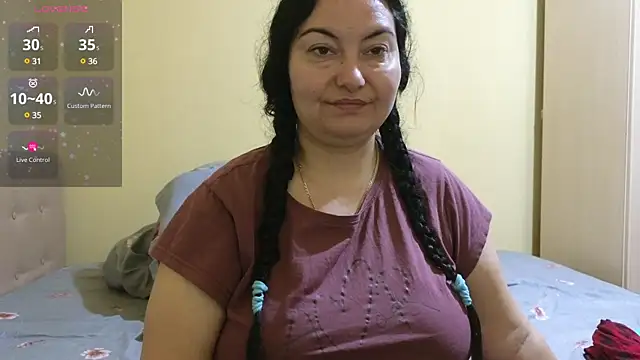 Snapshot of BBW_MILF_4U chatting on 5, 2, 2025 BBW MILF 4U online show from 5, 2, 2025