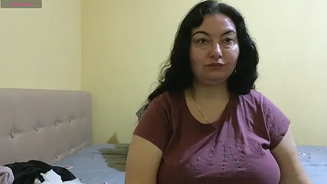 Snapshot of BBW_MILF_4U chatting on 6, 2, 2025 BBW MILF 4U online show from 6, 2, 2025