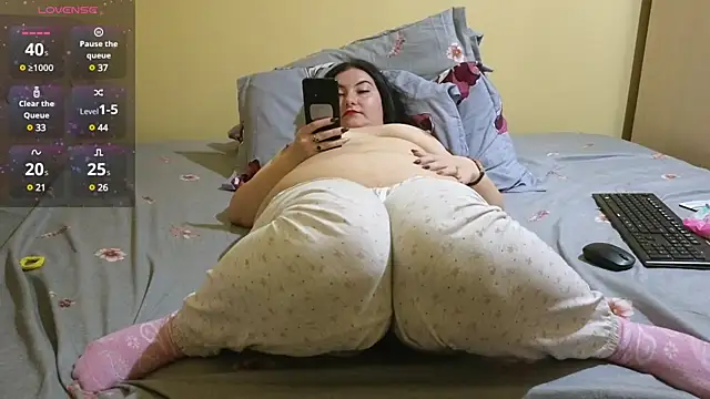 Snapshot of BBW_MILF_4U chatting on 20, 2, 2025 BBW MILF 4U online show from 20, 2, 2025