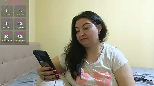 Snapshot of BBW_MILF_4U chatting on 1, 3, 2025 BBW MILF 4U online show from 1, 3, 2025