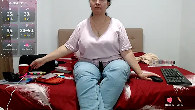 Snapshot of BBW_MILF_4U chatting on 15, 10, 2025 BBW MILF 4U online show from 15, 10, 2025
