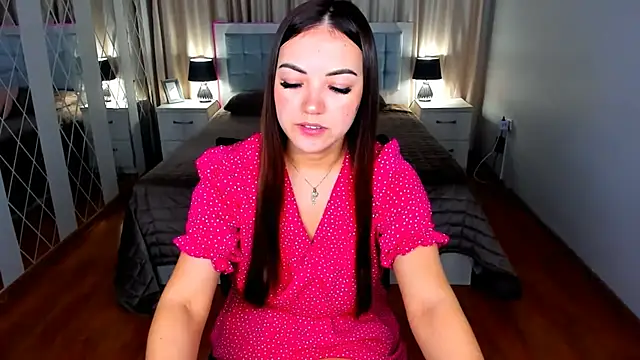 LucyJackson online show from 13, 4, 2026