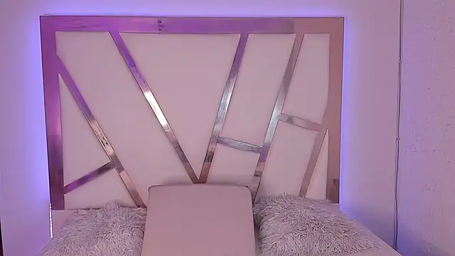 Snapshot of PaulinaBelushi chatting on 15, 1, 2025 PaulinaBelushi online show from 15, 1, 2025