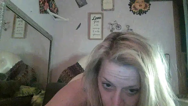 MommaCummins00 online show from 29, 3, 2026