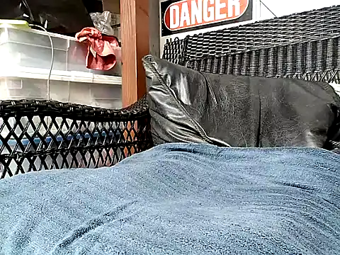 Snapshot of HungHawaiian808@xh chatting on 18, 10, 2025 HungHawaiian808xh online show from 18, 10, 2025