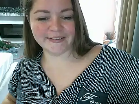 Snapshot of cute__cherry chatting on 13, 12, 2024 cute  cherry online show from 13, 12, 2024