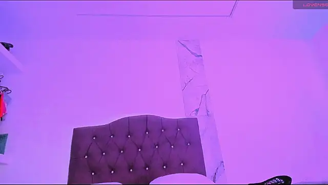 alysson 18 online show from 24, 9, 2025