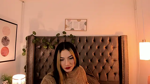 Snapshot of Kim_Blane chatting on 12, 12, 2024 Kim Blane online show from 12, 12, 2024