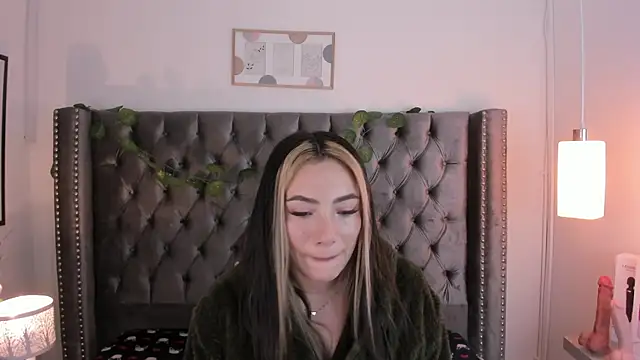 Snapshot of Kim_Blane chatting on 1, 2, 2025 Kim Blane online show from 1, 2, 2025