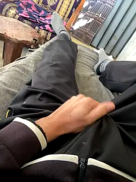 Snapshot of stevesaa chatting on 16, 11, 2025 stevesaa online show from 16, 11, 2025