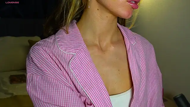 Danielle Thomas online show from 27, 3, 2026