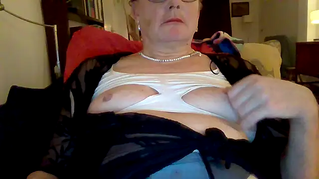 Snapshot of Mona-Mature chatting on 2, 12, 2025 Mona-Mature online show from 2, 12, 2025