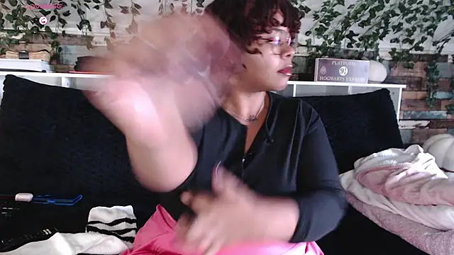 Snapshot of -khayaparker chatting on 20, 12, 2024 -khayaparker online show from 20, 12, 2024