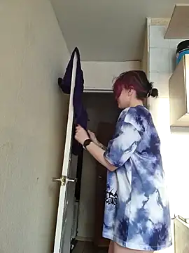 LazyTanukii online show from 24, 1, 2025