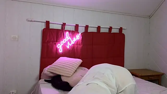 Snapshot of TiffanyDollxxx chatting on 8, 10, 2025 TiffanyDollxxx online show from 8, 10, 2025