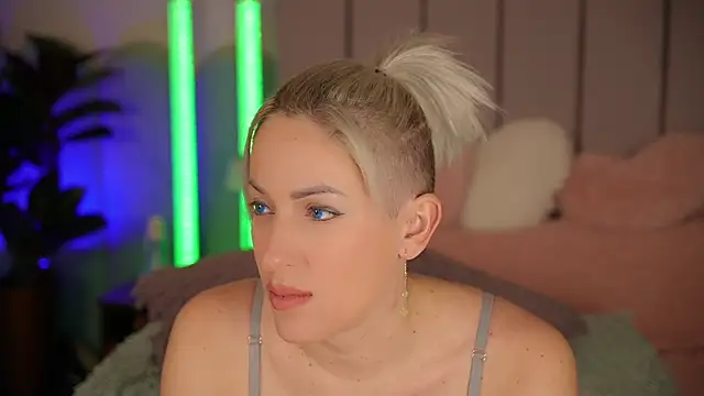 VickySecret96 online show from 8, 1, 2026