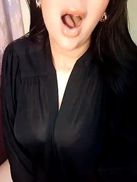 Snapshot of Queen_sousou chatting on 9, 3, 2025 Queen sousou online show from 9, 3, 2025